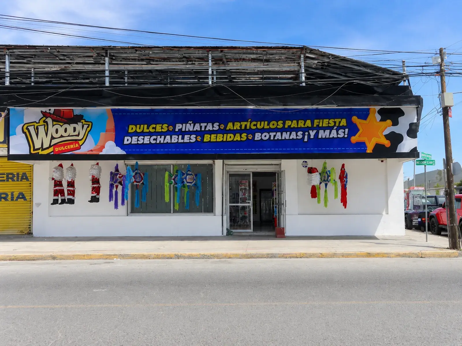 Fachada de Dulcería Woody en Col. Independencia, Mexicali